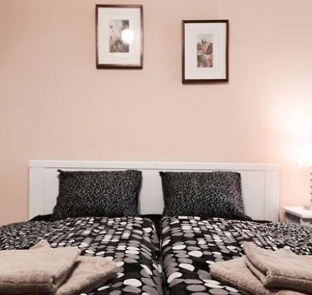 Apartment Vltavska A Praga Zewnętrze zdjęcie
